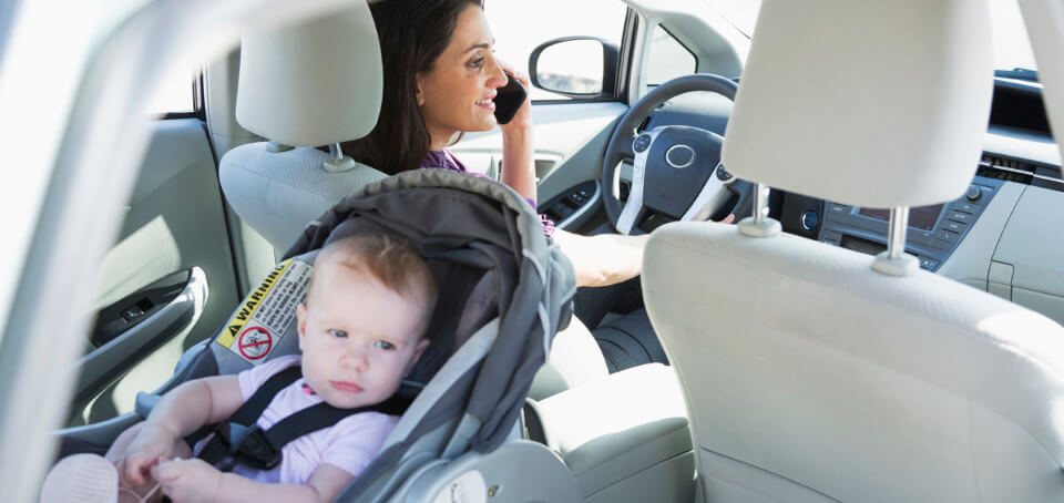 distracted-driving-mother-baby
